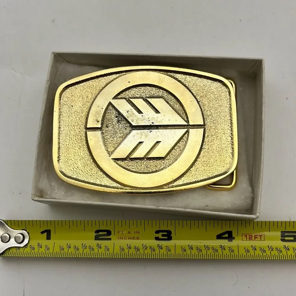 Men's Goldtone Metal‎ Arrow Emblem Rectangular Western Belt Buckle